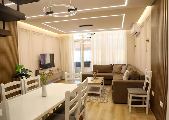 Central Continental Apartment